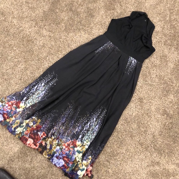 Dresses & Skirts - Elegant Maxi Dress